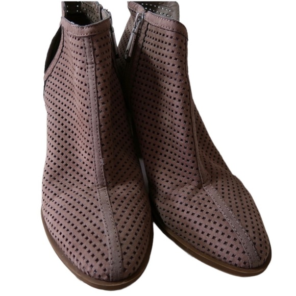 DOLCE VITA Tan Suede Eyelet Booties - Picture 1 of 7